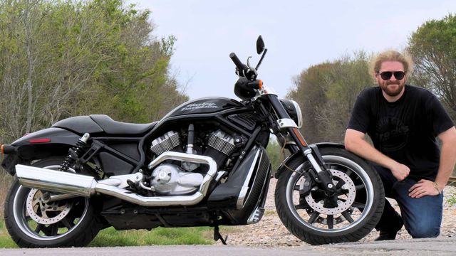 Harley Davidson VRSCR Street Rod