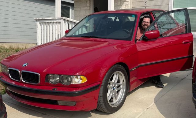 BMW 740i