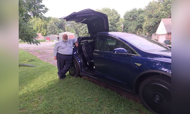 Tesla Model X 90D